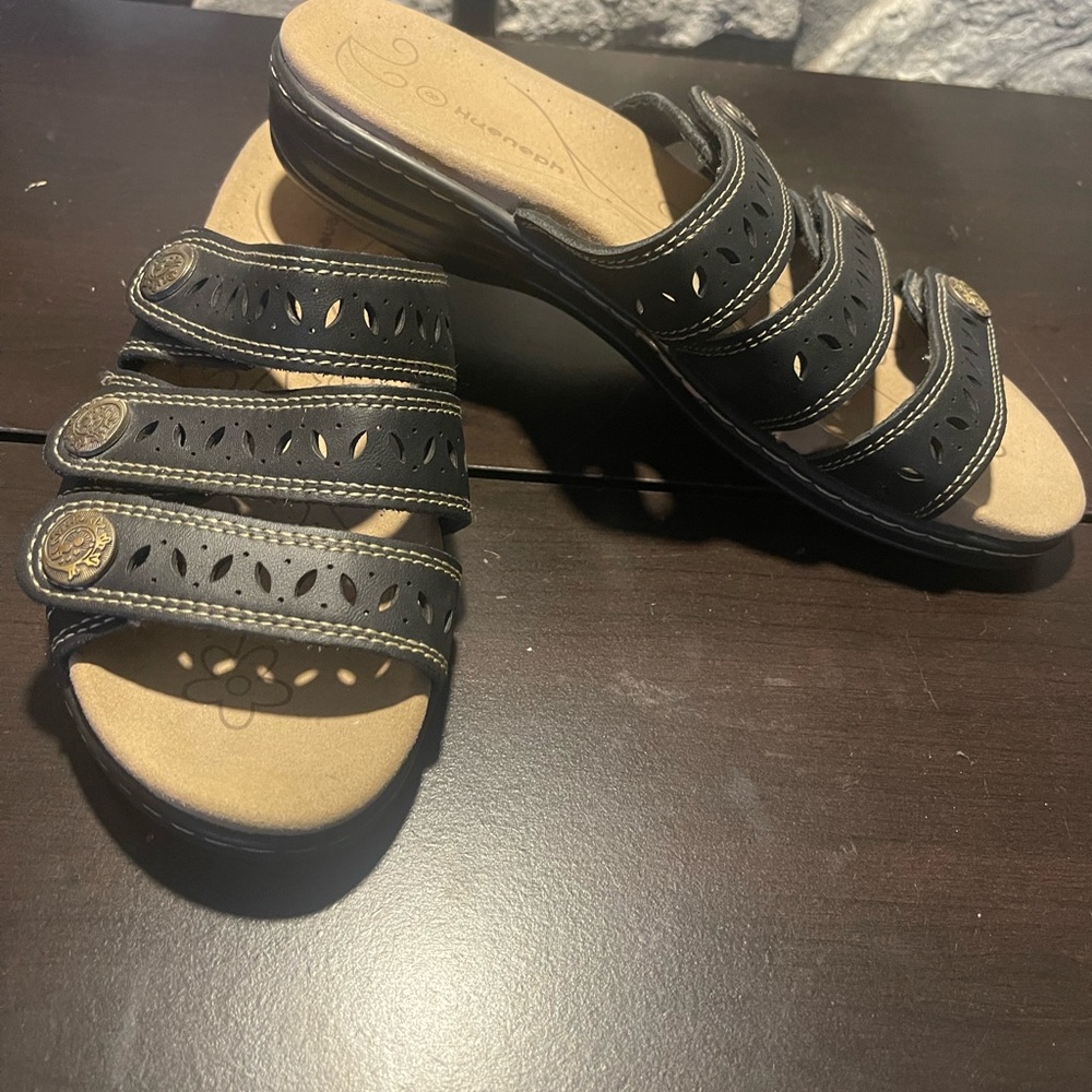 Black and Cream Sandals with Durable Design